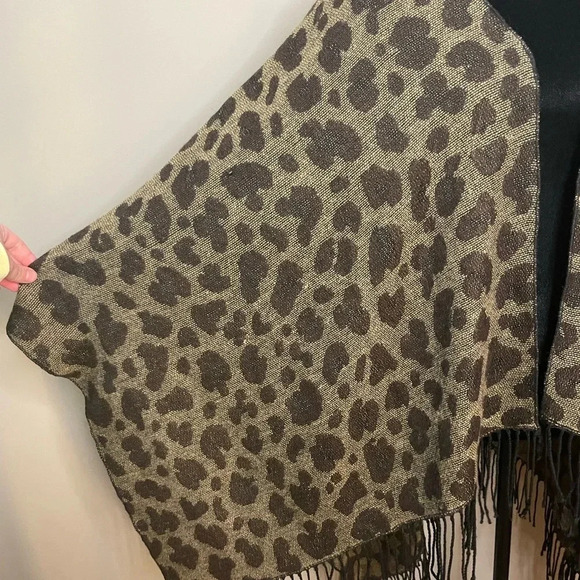 Animal Print Neutral Colored Blanket Shawl Shrug with Fringe - Picture 10 of 10